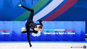 aa q karika polina ukr sfe02841 copia simone ferraro ph